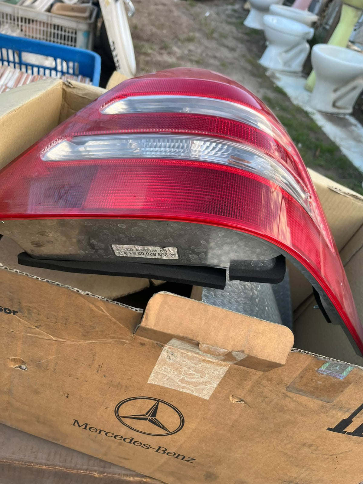 FAROL TRASERO DE MERCEDES ORIGINAL NUEVO