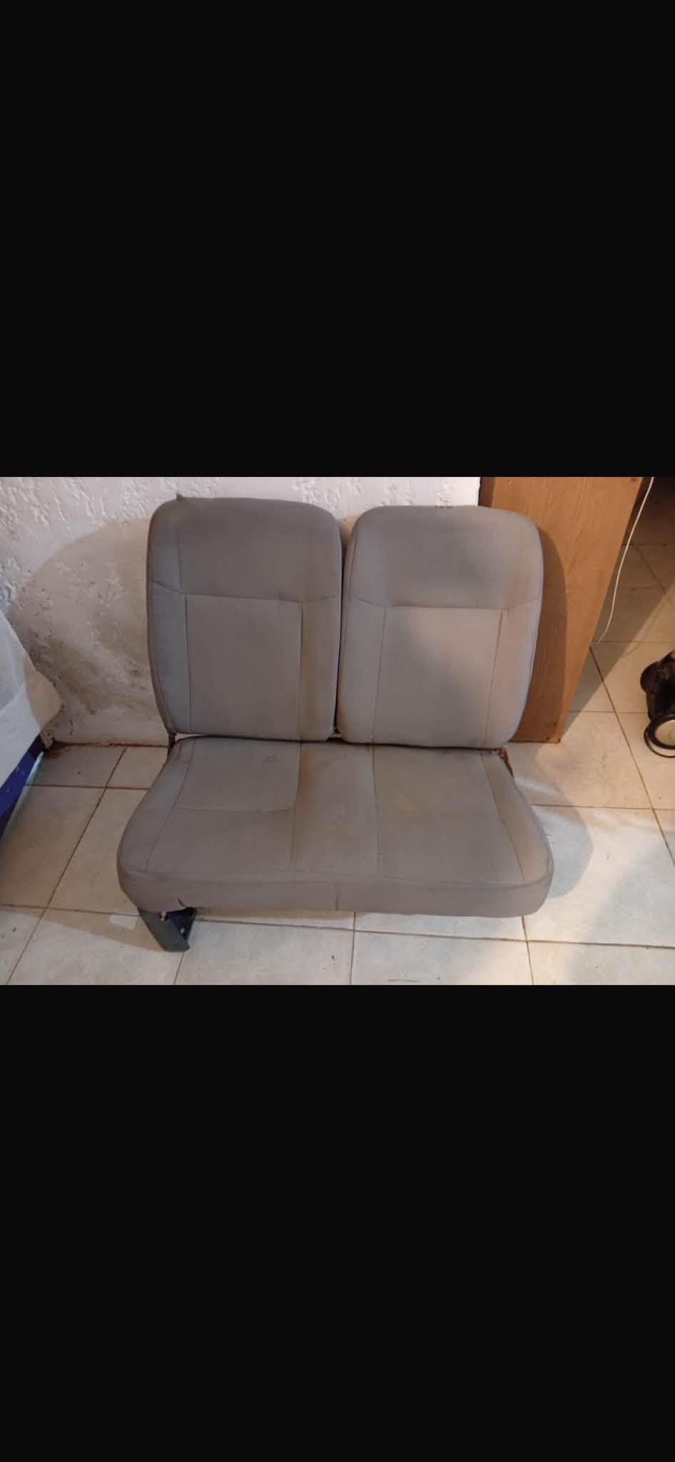 BUTACA DOBLE GRIS PARA CAMIONETA