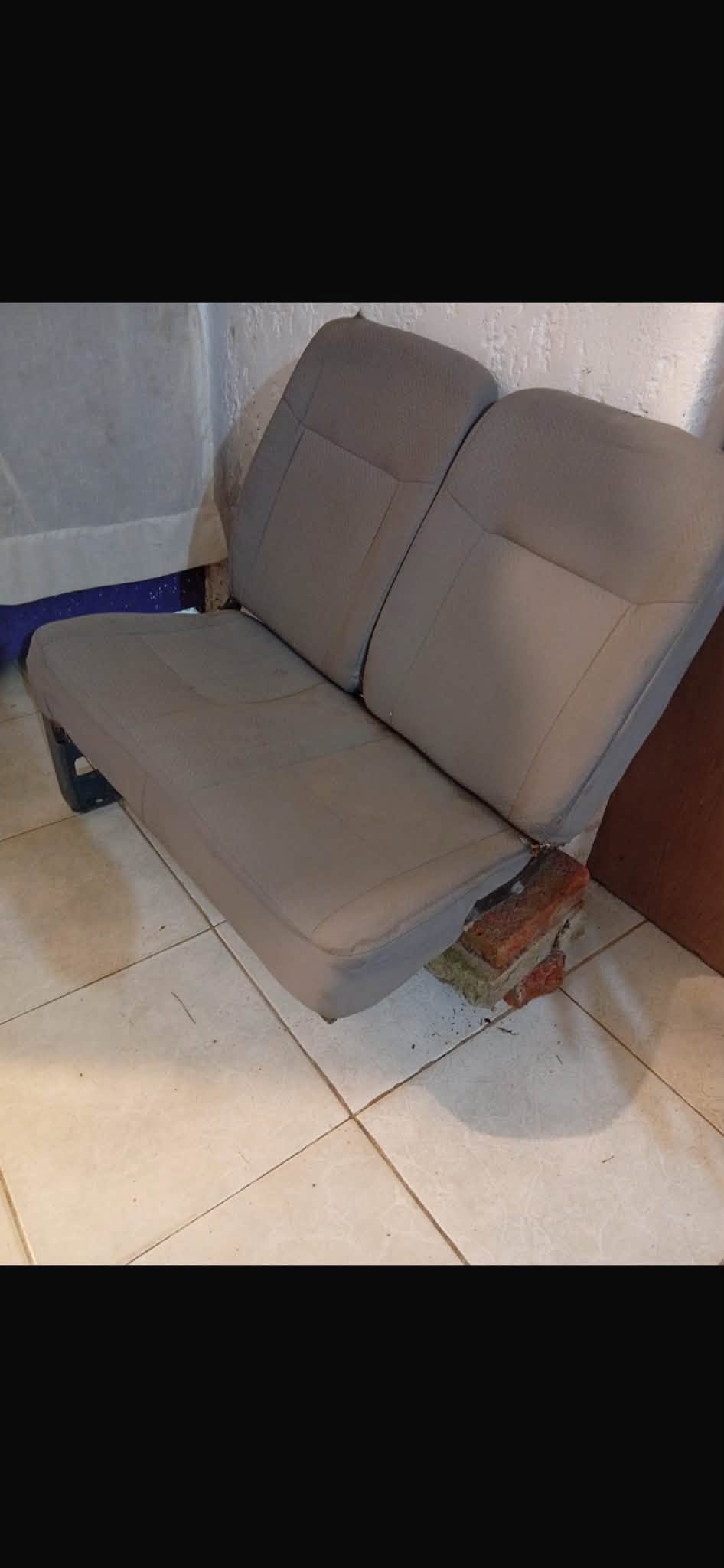 BUTACA DOBLE GRIS PARA CAMIONETA
