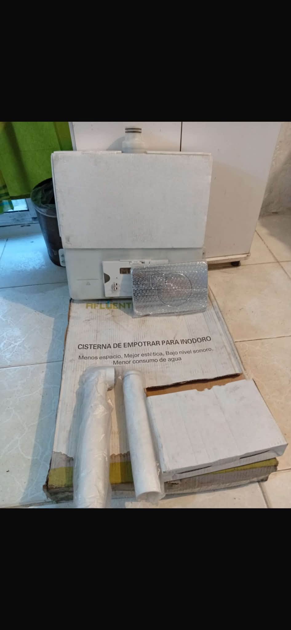 CISTERNA DE EMBUTIR NUEVA EN CAJA CON SU BOTON