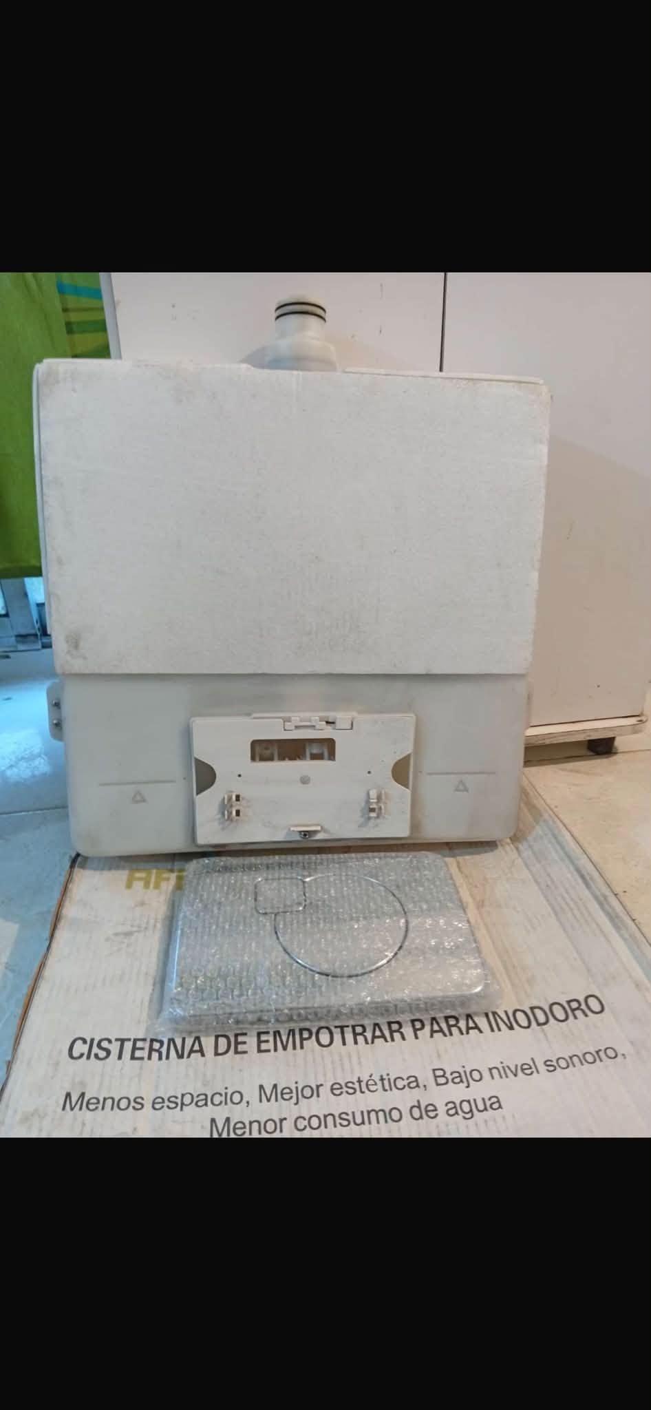 CISTERNA DE EMBUTIR NUEVA EN CAJA CON SU BOTON