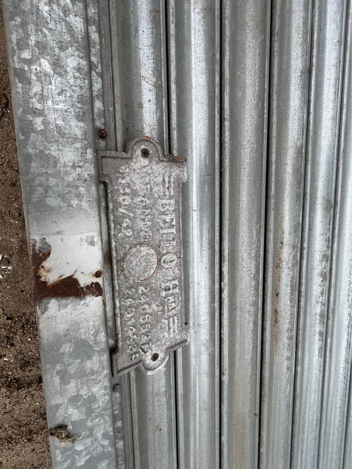 CORTINA METALICA PARA COMERCIO CON MOTOR MEDIDAS 4,90 DE ANCHO X 2 METROS DE ALTO